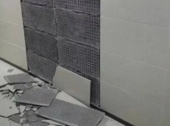 龙泉驿瓷砖空鼓维修公司分享下龙泉驿墙砖松动维修的知识